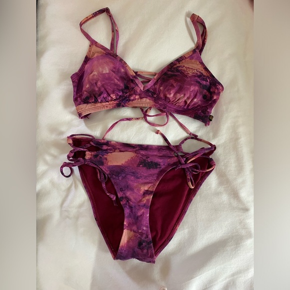 La Vie En Rose bathing suit. Great condition. - Picture 1 of 2
